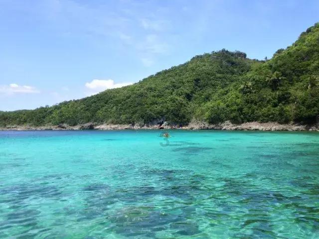 书法家车站为旅客写春联,网友:平安出行,带福回家
